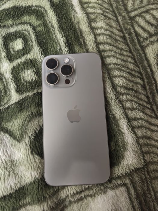 продам 15 про макс титан титан цвет