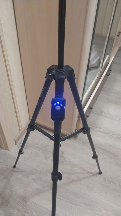 Диваны  и штатив