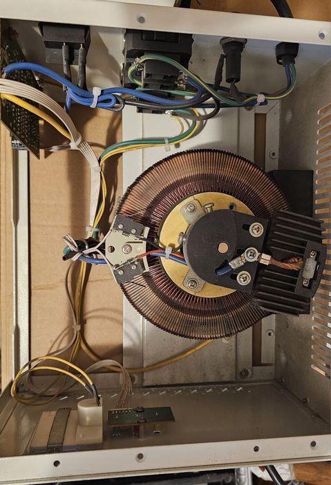 Stabilizator automat de tensiune alternativa 3000VA /1500W