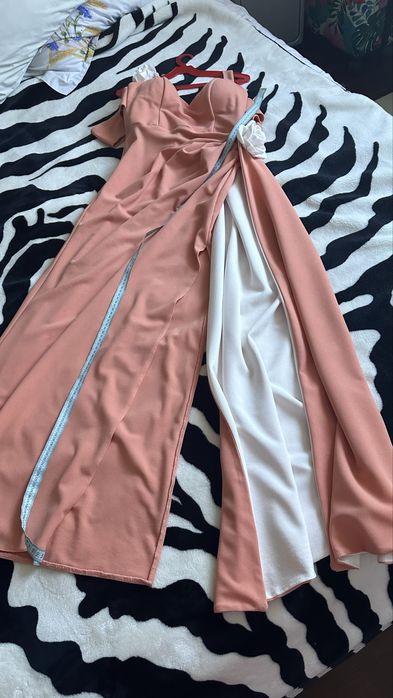 Vand rochie ocazie