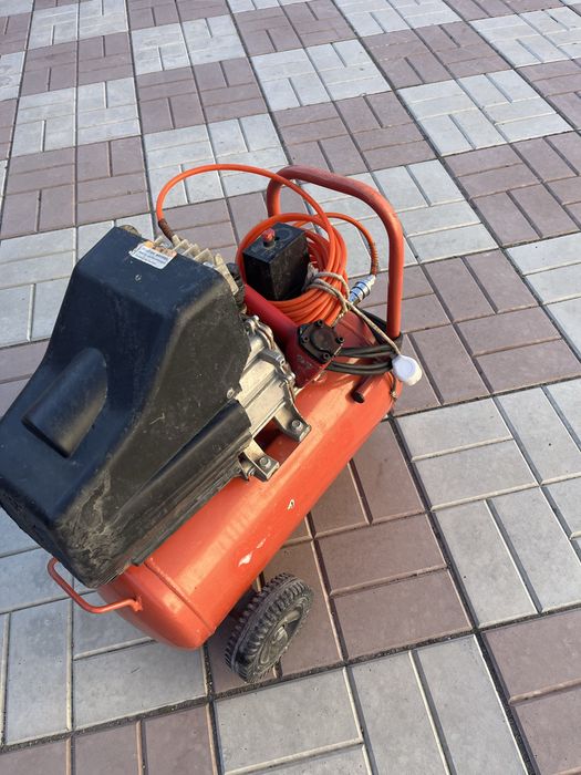 Продам хороший компрессор 30л