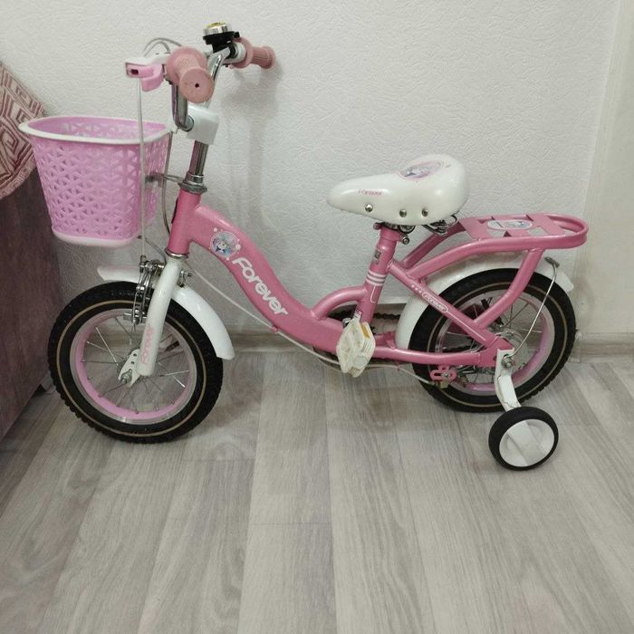 велосипед детский б.у.от 2х до 8 лет диаметр колес 30 см