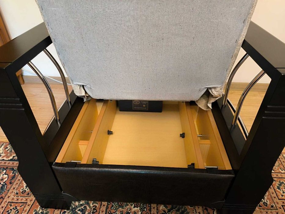 Biblioteca mobila, fotoliu, canapea