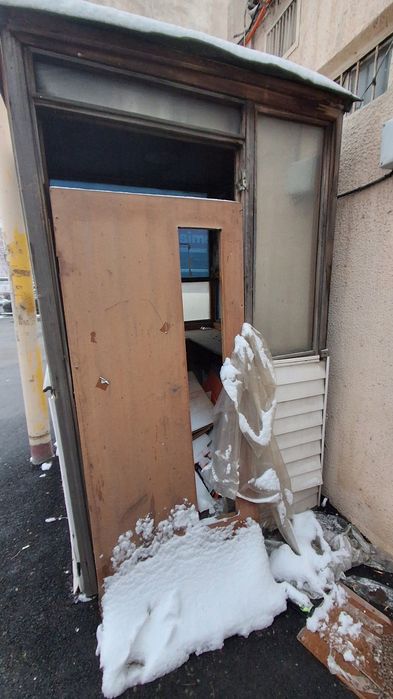 Отдам бесплатно будку для охраны