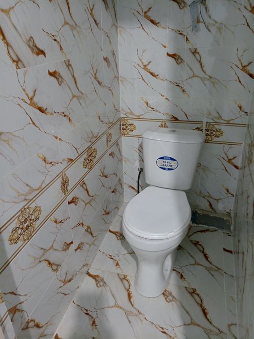 Ижарага берилади 2 хонали дом Хамро Бобо туйхона оркасида жойлашган .