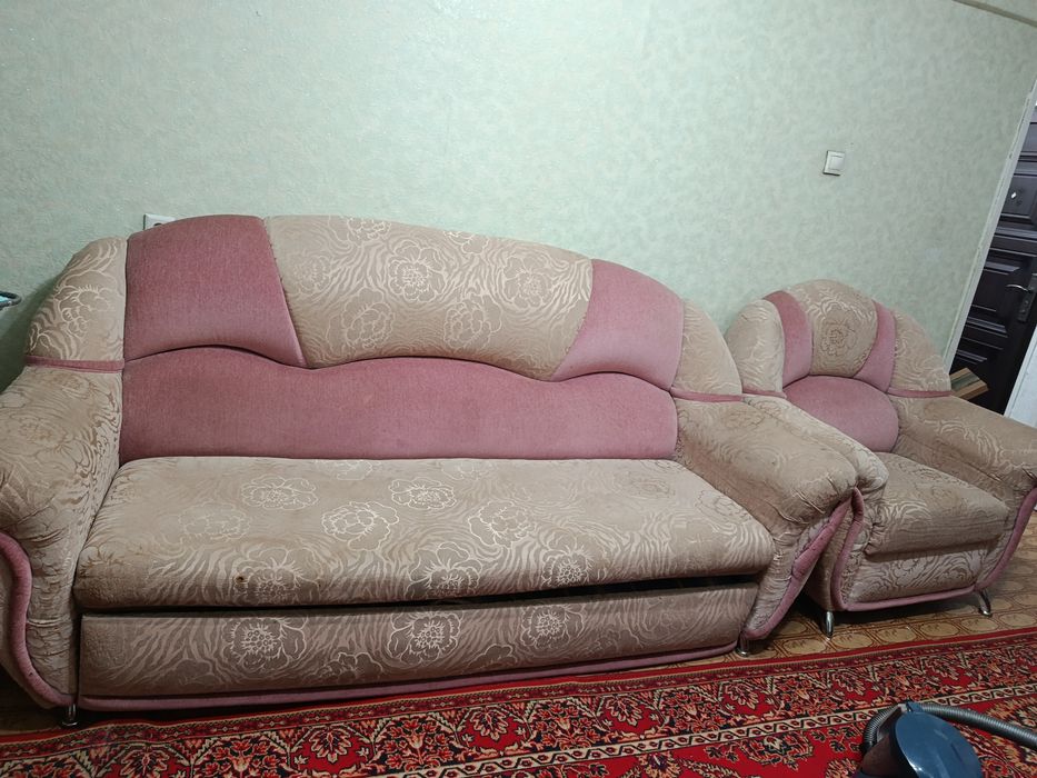 Диван  и  кресло