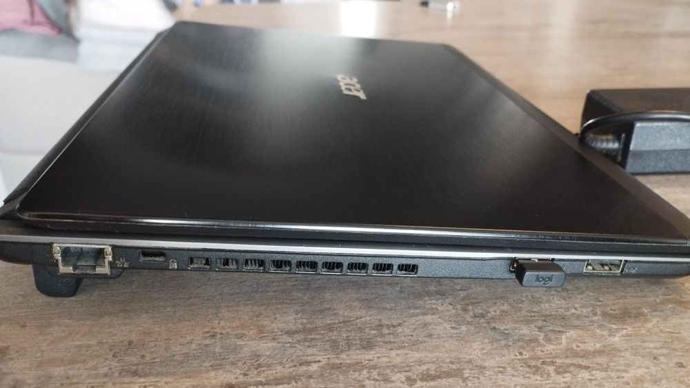 Лаптоп 13,3 инча ултра тънък