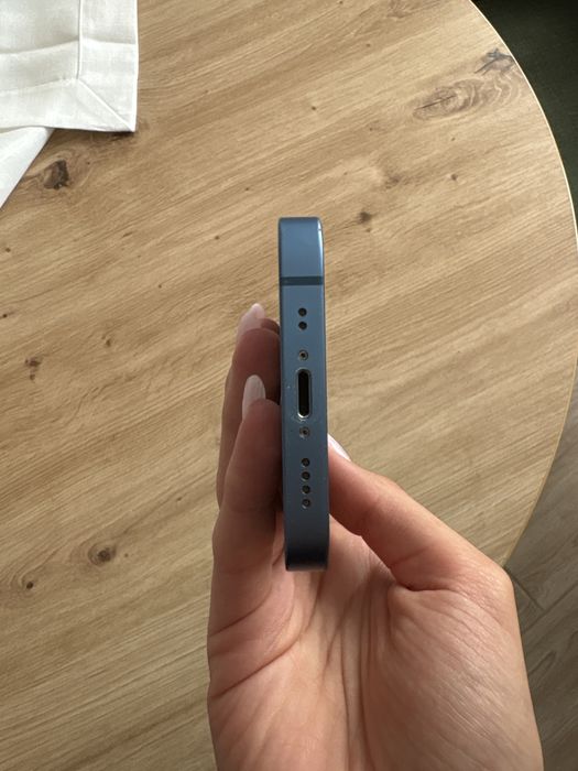 iPhone 13 mini in stare excelentă