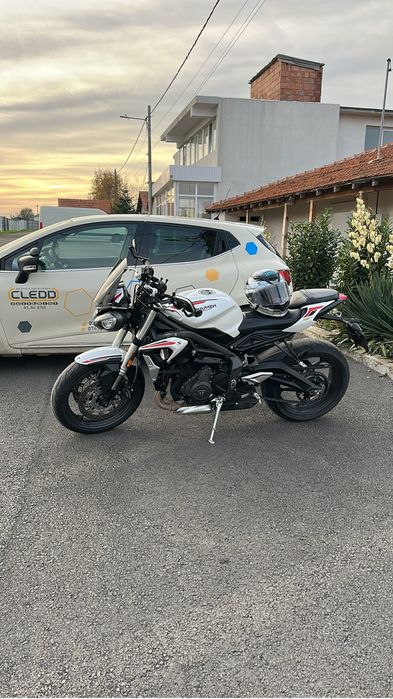 Triumph Street Triple S 660 A2