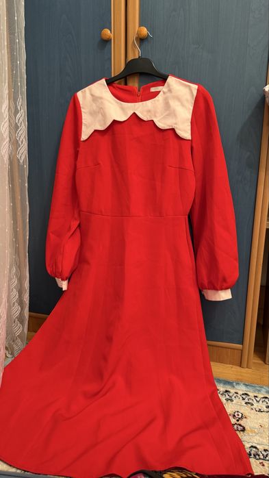 Листайте все платье отдам по 3000тыс