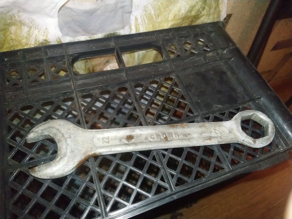 Продам баллоный ключь