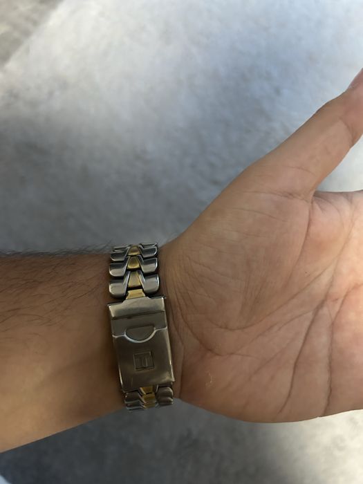 Часовник Tissot  titanium case