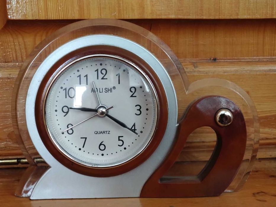 Механичен часовник-будилник