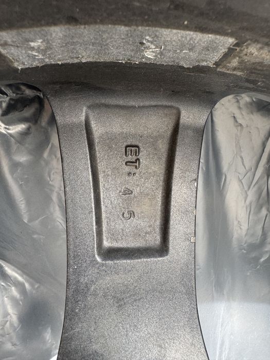 Диски 4 шт. R18 5/120 ET45.
