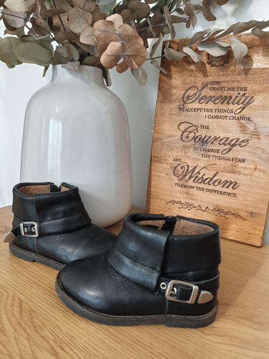 Ghetuțe piele negre Zara măr.22