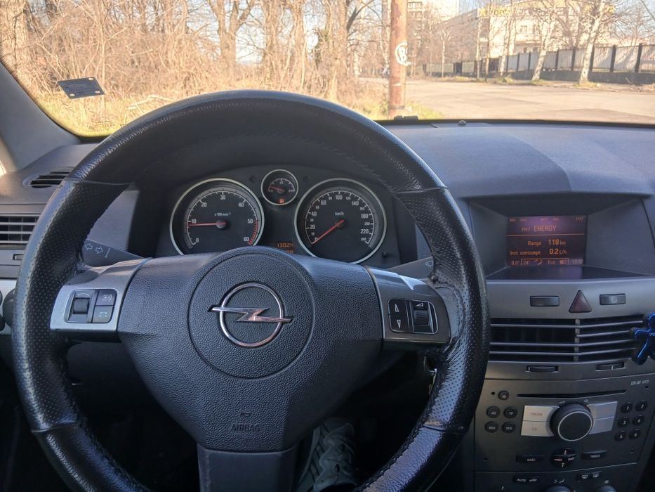 Опел Астра GTC 1.7 CDTI