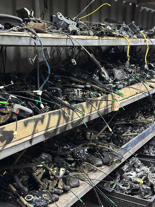 Стекло двери и Стеклоподъемник