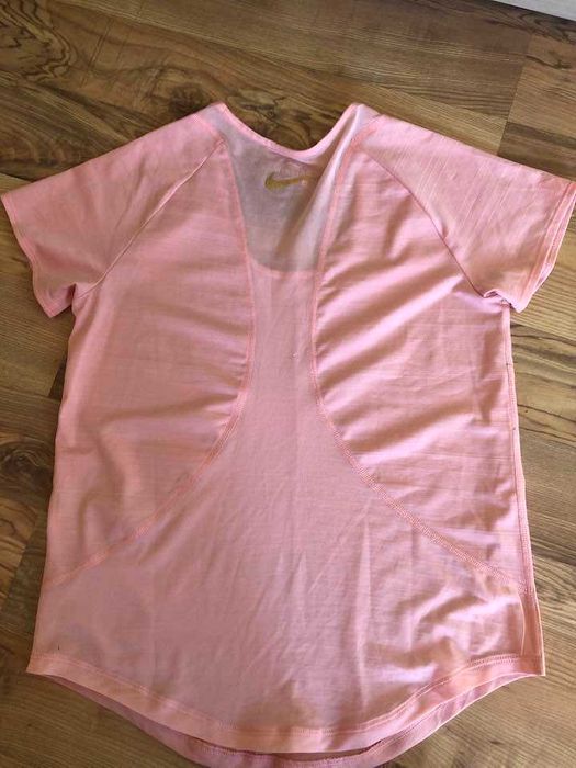 разпродажба на тениски Найк