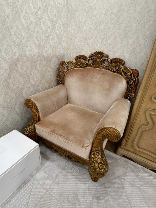 Продам комплект мягкой мебели