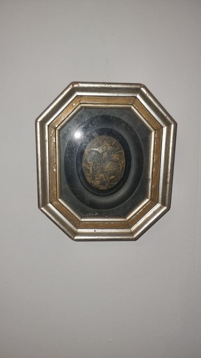 Miniatura veche in rama octogonala lemn / cavaler medieval