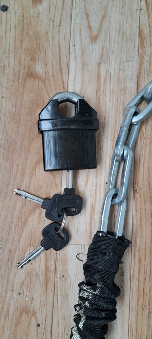 Толстая цепь и замок продам