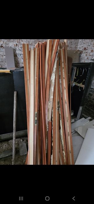 Vând 6 uși mdf culoarea cires- 40 lei / buc