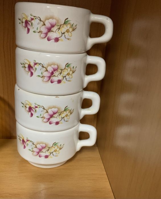 4-броя чаши за кафе!