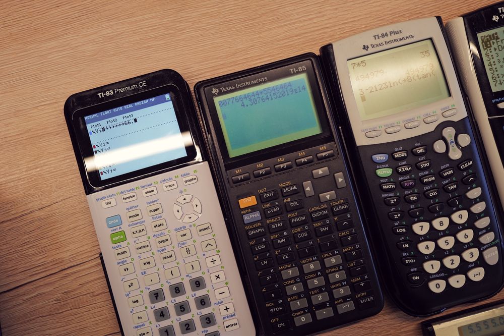 Calculator Texas Instruments Ti 89 85 84 83 stiintific Politehnica