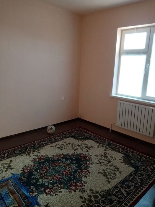 Uy sotiladi narxi 16ming kelishamz sovdasi bor