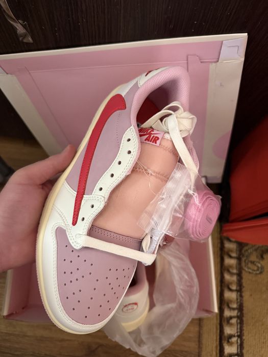 Jordan 1 Travis Scott Shy Pink, marimea 39, 41, 42, 43