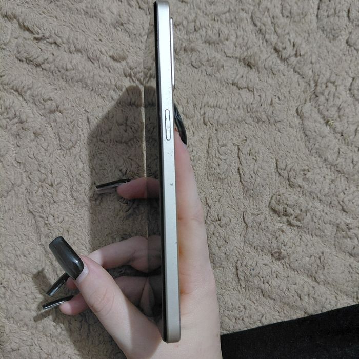 Продам телефон OPPO Reno7