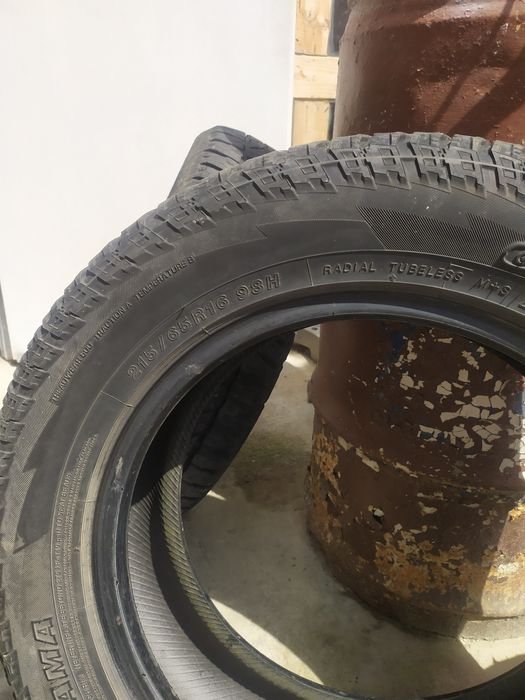 Гуми запазени 215-65-16 !