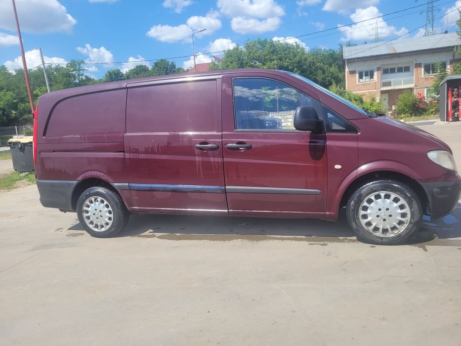 Vând Mercedes vito