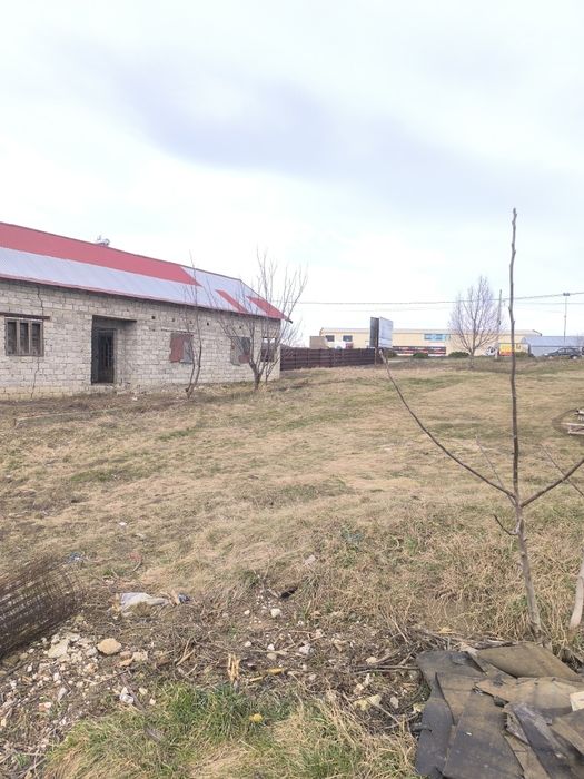 Teren cu construcție și fără