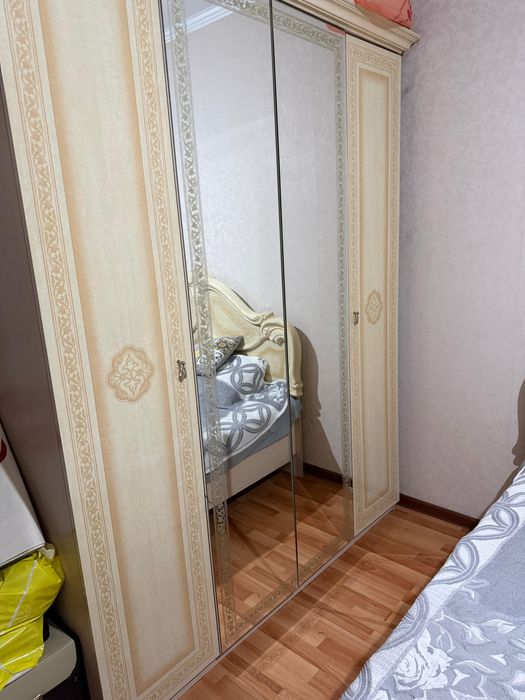 Продам спальный гарнитур