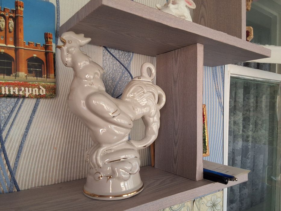 Антиквариат статуэтка