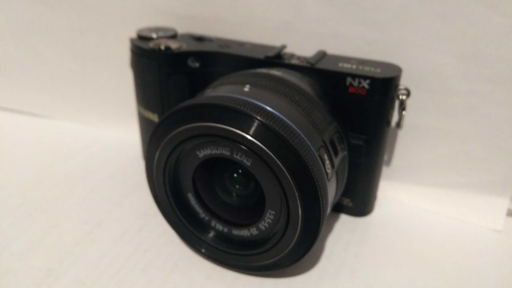 Фотоаппарат Samsung NX200