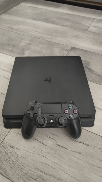 Playstation 4 Slim (Ps4) + controller