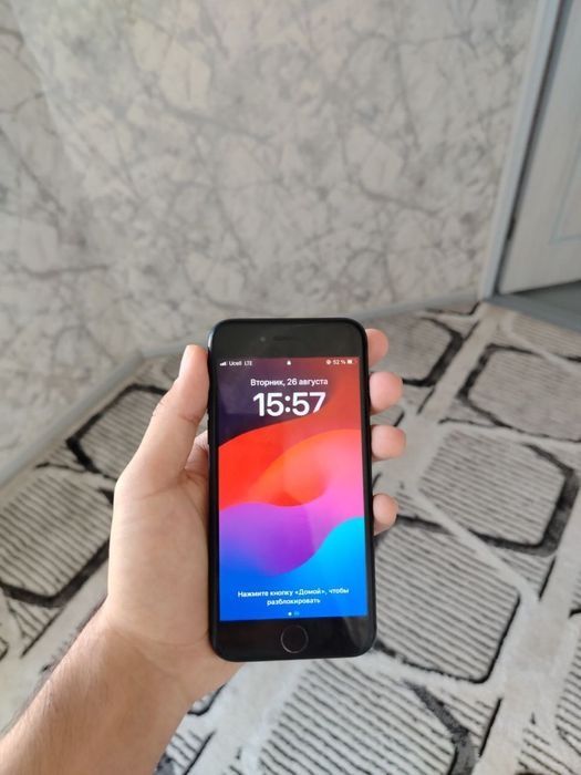 Iphone se 2  64gb srochna sotiladi