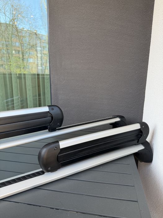 Оригинален Toyota 5-то поколение — Toyota RAV4 XA50-ски/сноуборд багажник с кросбари, използван само веднъж, в чисто ново състояние.