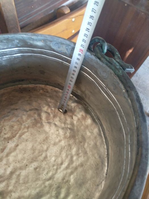 Продавам огромен Огромен антикварен бакьрен казан