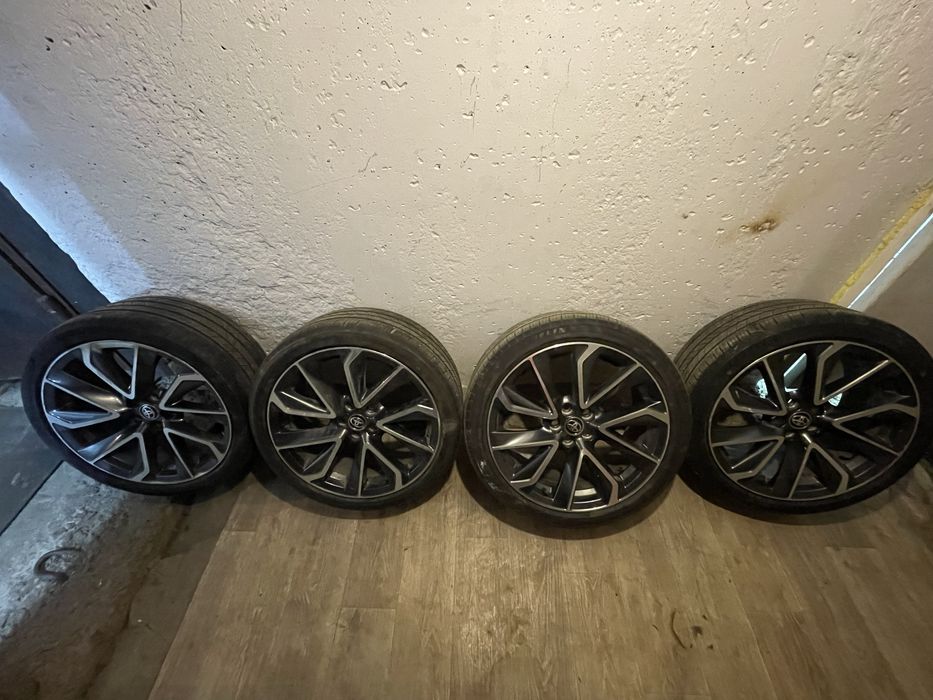 Продам диски с резиной на toyota