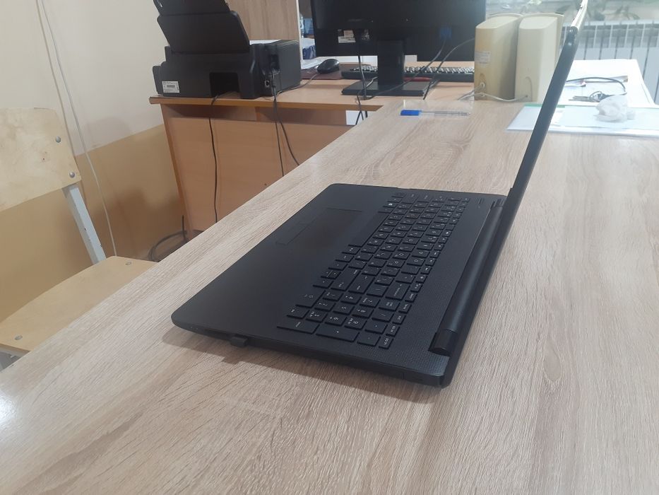 Noutbook HP sotiladi