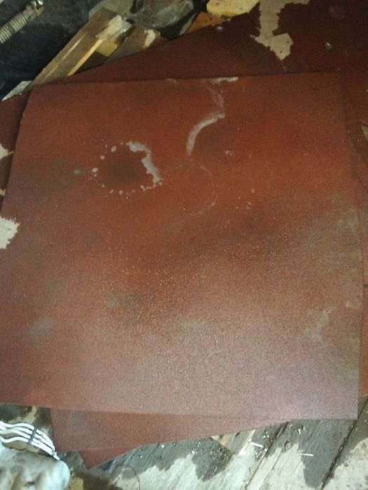 Продам резиновые листы.