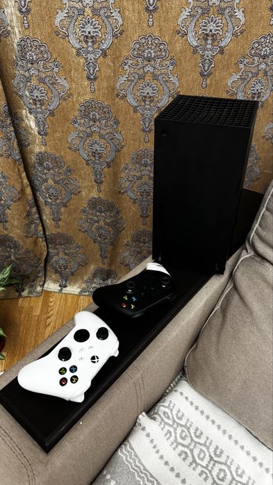 Xbox X 1 tb black обмен на PS 5