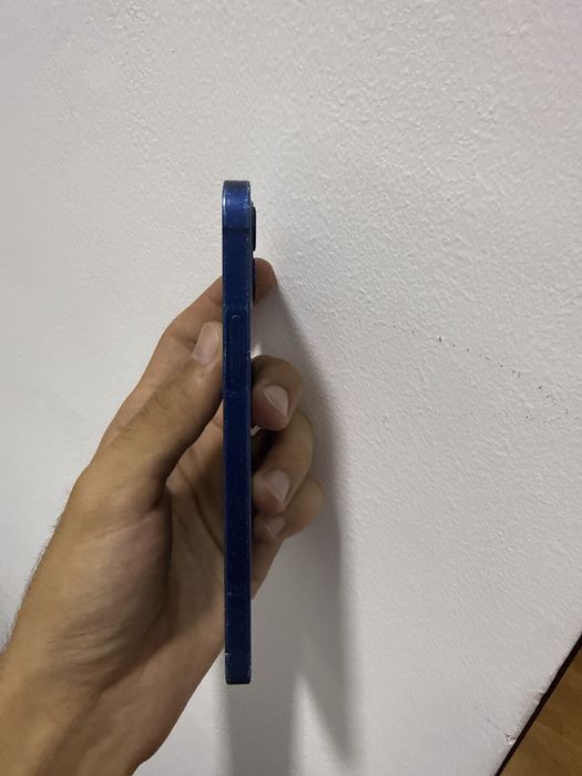 Iphone 12……………..