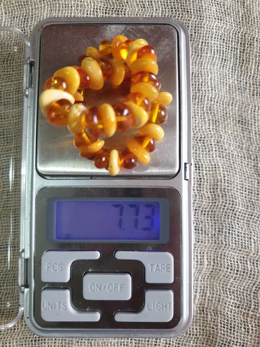 Колие  и гривна от натурален Балтийски кехлибар