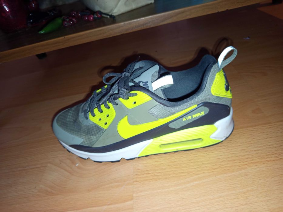 Маратонки найк нови