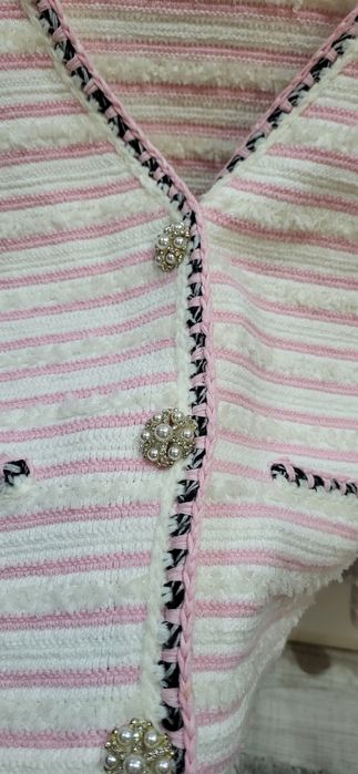 Дамска жилетка на марката BSB 
Изключително мека,елегантна. 
Това биж