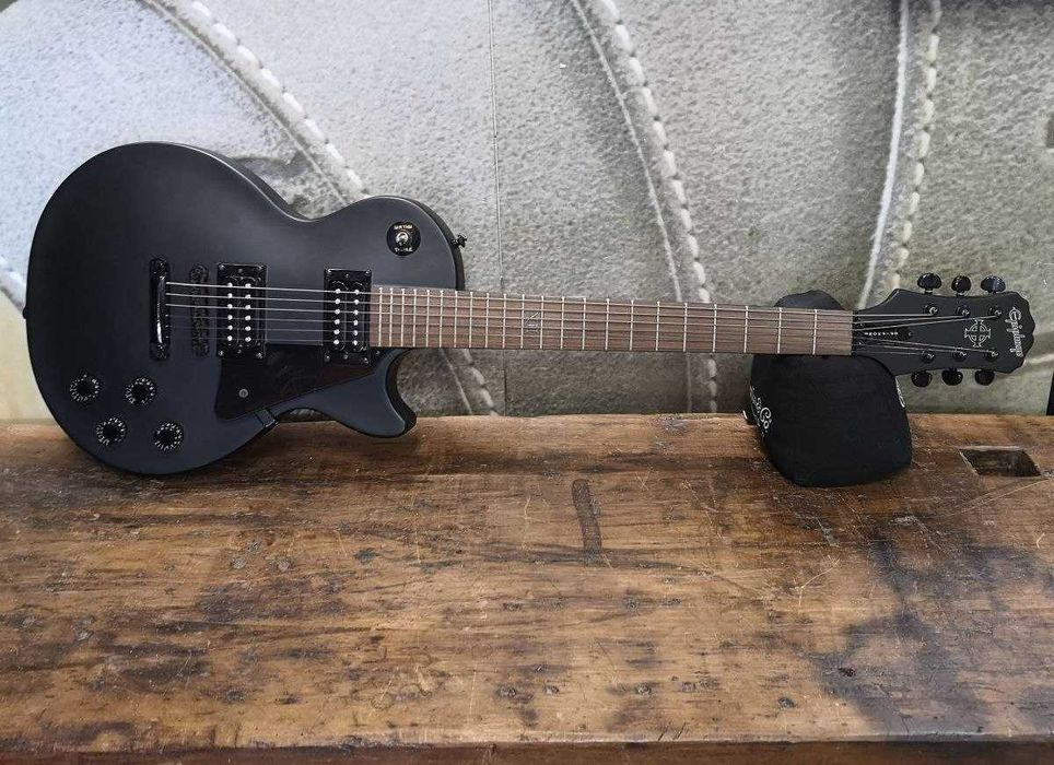 Электрогитара Epiphone Les Paul Gothic